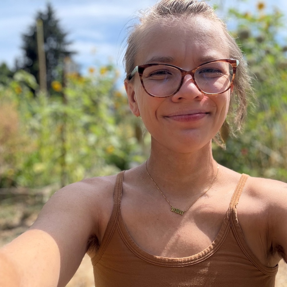 Meet your Posher, Caroline
